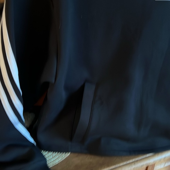 NWT Stylish Small Woman’s Cropped Black Pullover Hoodie - Picture 3 of 11